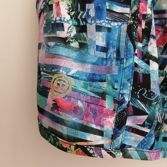 Lululemon Tracker Shorts 3.5" Lined Special Edition Seawheeze Blue Pink Size 8 - Picture 5 of 14